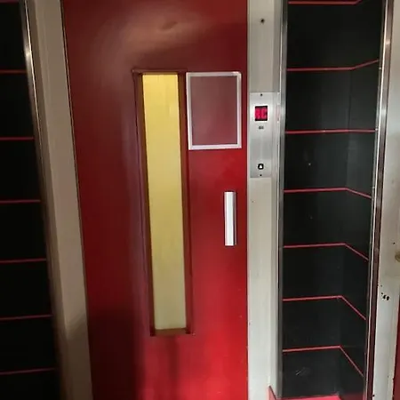 Grand Studio Amenage En T2 Appartamento